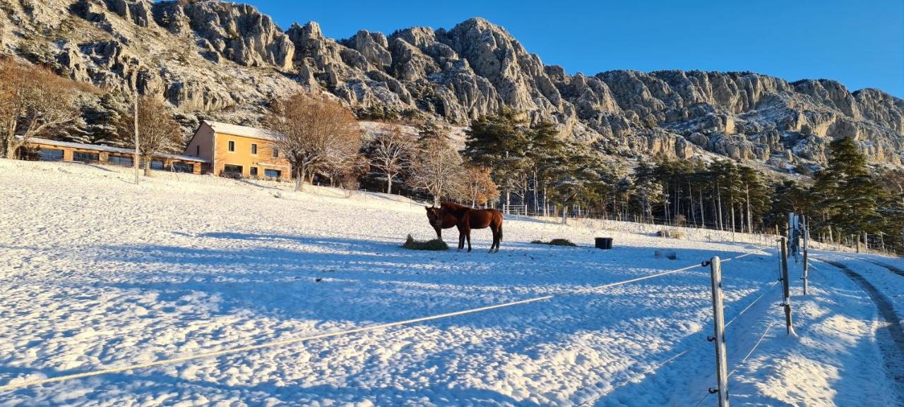 Вилла Haras De Seranon Экстерьер фото